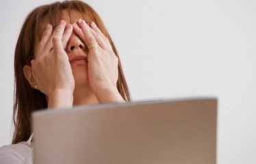 電腦顯示器你會擺放嗎？你的同事是否在用它輻射你？
