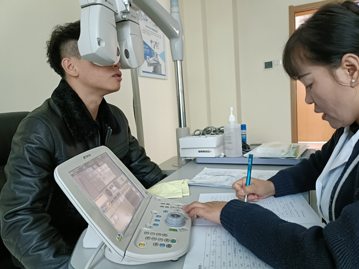 300度近視拖到900度近視，近視手術(shù)是什么感受？